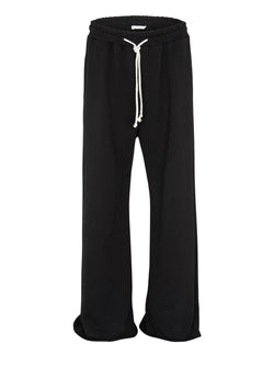 The wide lag sweatpants